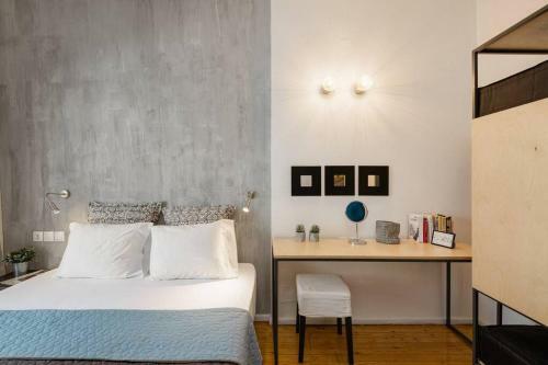 The Wall Downtown Apartment
