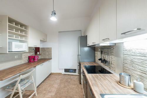 Porto Sea View Apartments - Mitropoleos
