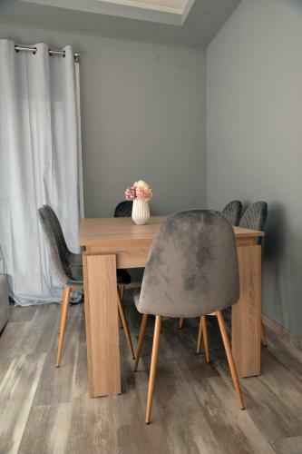 Luxury Apartment St Demetrios Downtown