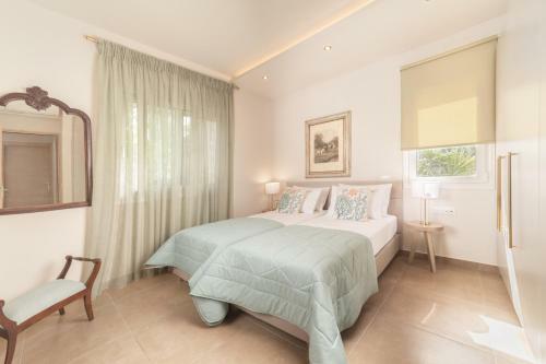 Niki's Villa - Luxury Seaview Villa!