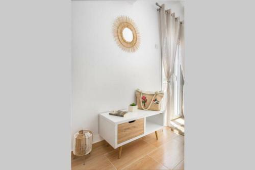 Dennis City Center Elegant Apartment (2)