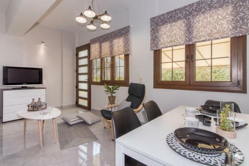 Valentine's Modern Apartment