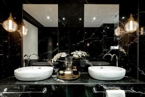 Maison Downtown Luxury Apartments!
