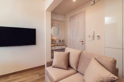Maison Downtown Luxury Apartments!