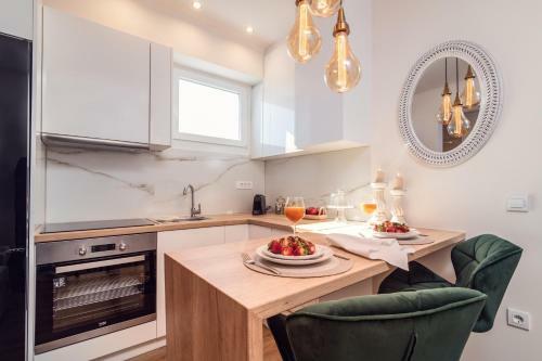 Maison Downtown Luxury Apartments!