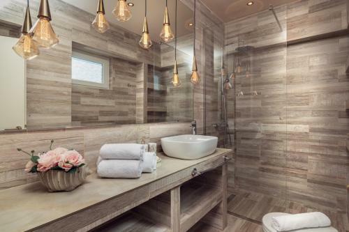 Maison Downtown Luxury Apartments!