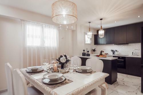 Maison Downtown Luxury Apartments!