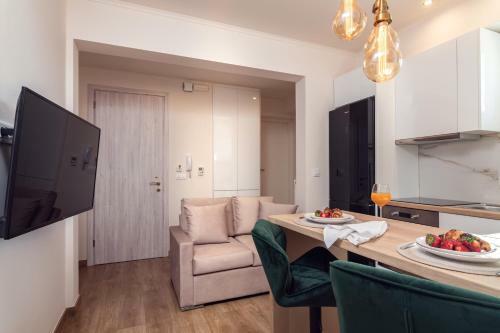 Maison Downtown Luxury Apartments!