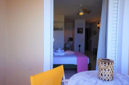 Lambros Seafront Apartments