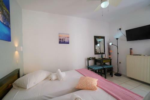 Lambros Seafront Apartments