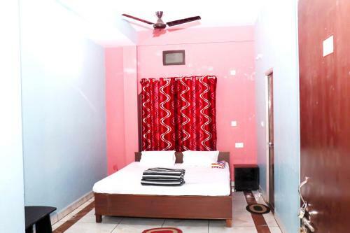 Spot On 86571 Amrapali Hotel