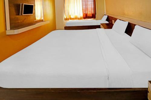 Spot On 87467 Hotel Sai Gauri