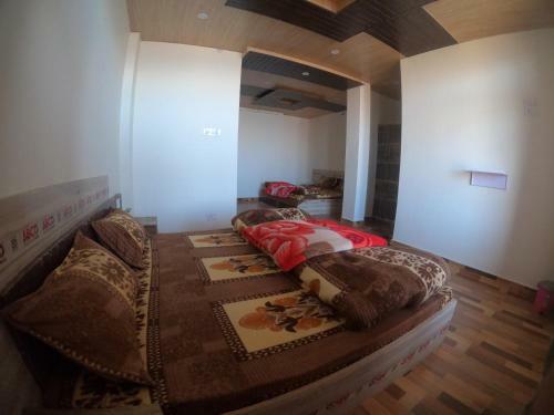 Yayavar Homestay