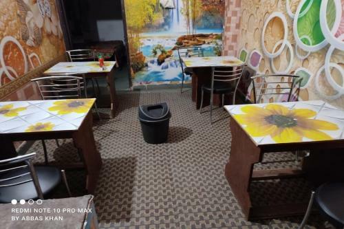 Hotel Spot On 86133 Murli Cafe & Guest House