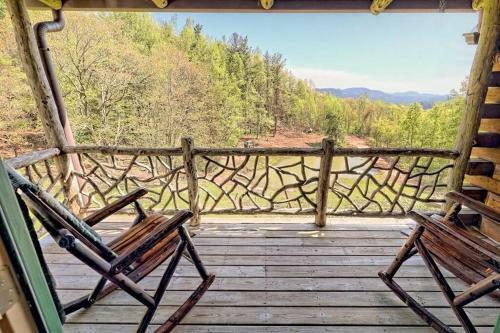 Above It All Luxury Mountain Log Cabin