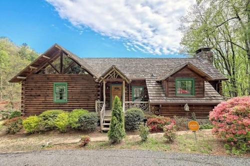 Above It All Luxury Mountain Log Cabin