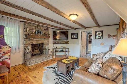 Above It All Luxury Mountain Log Cabin