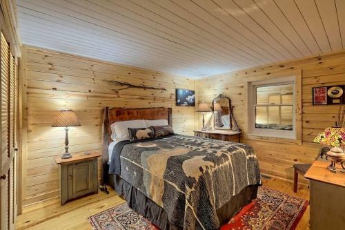 Above It All Luxury Mountain Log Cabin