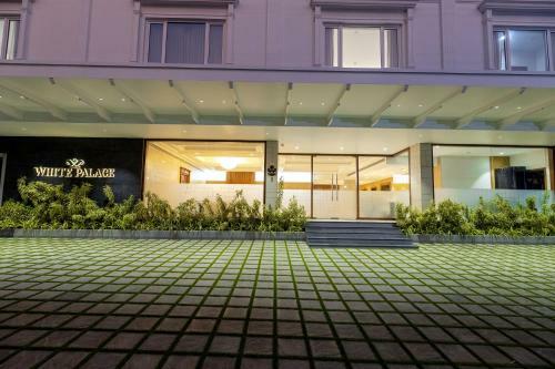White Palace Hotel