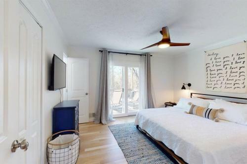 A Cool Change Too - Home On Lake Lanier With A Dock