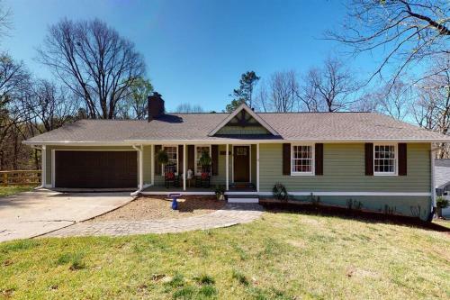 A Cool Change Too - Home On Lake Lanier With A Dock