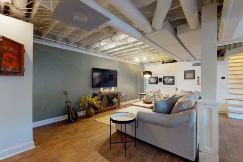 A Cool Change Too - Home On Lake Lanier With A Dock