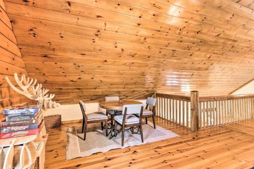 Riverfront Getaway With Deck, Fire Pit, Games!