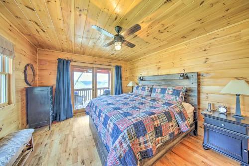 Lush, Pet-friendly Gem With Hot Tub And Fire Pit!