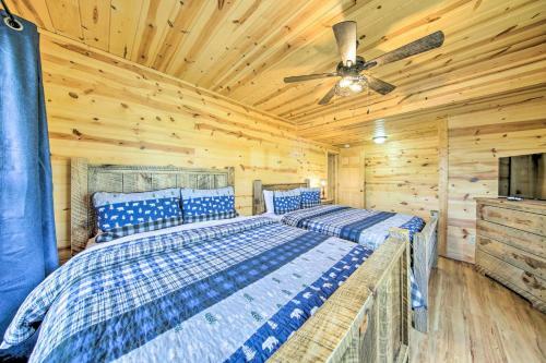 Lush, Pet-friendly Gem With Hot Tub And Fire Pit!