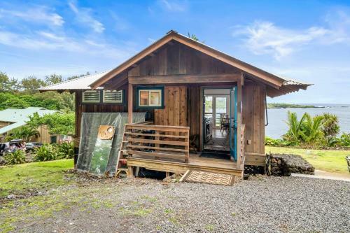 Hana Bay Oceanfront Manini Cottage Cottage