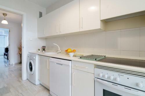 Apartment Hispanidad With Pool