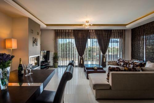 Villa Luxury Sissi Residence With Hot Tub