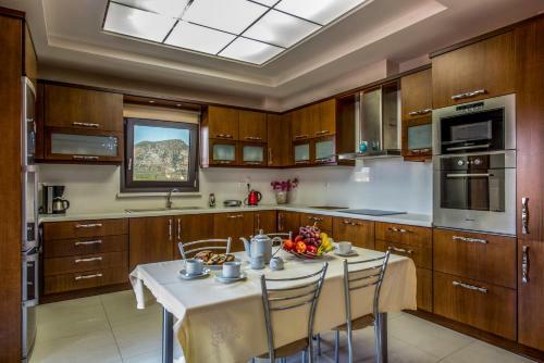 Villa Luxury Sissi Residence With Hot Tub