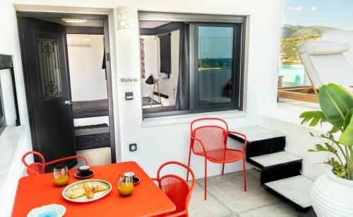 See Sea Apartments