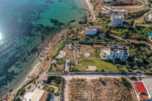 Luxury Beachfront Appartment In Attika