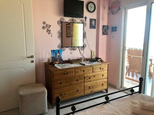 Apartamento Gerakini 2br Apt With Shared Pool