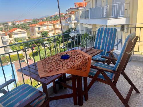 Apartamento Gerakini 2br Apt With Shared Pool