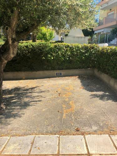 Apartamento Gerakini 2br Apt With Shared Pool