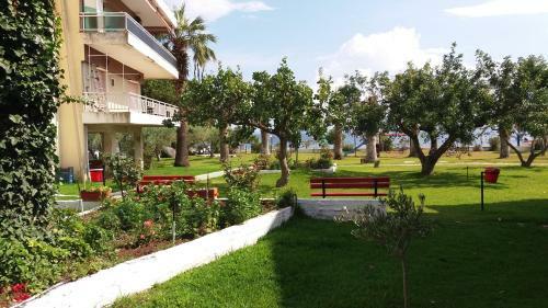 Sunny Apartment Near The Sea