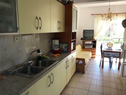 Ideal 3-floor Maisonette Next To The Sea