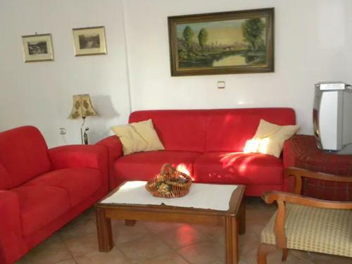 Tholeto Apartments