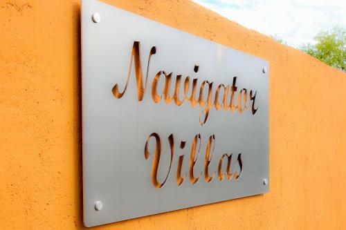 Bed & Breakfast Navigator Villas - Houses