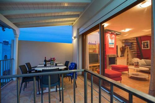 Maistro Beach House