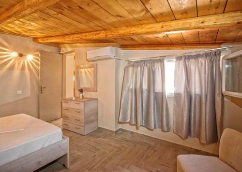 Efi Apartments