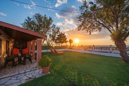 Villas Yiannitsis, Acharavi Beach