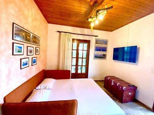 Villas Yiannitsis, Acharavi Beach