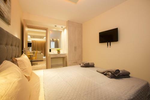 Black Rocks Family, Luxury Seafront Maisonette