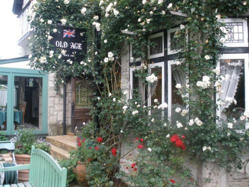 Posada Petit Hotel & Restaurant Old Age