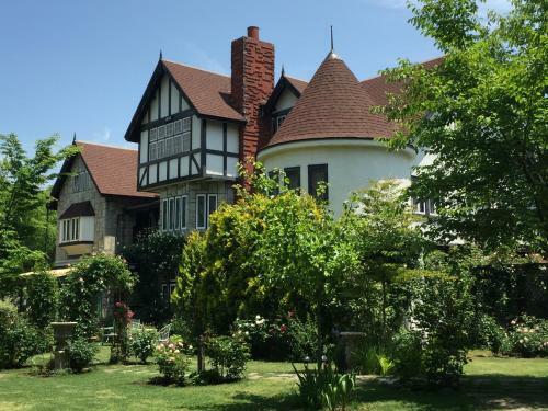 Posada Petit Hotel & Restaurant Old Age