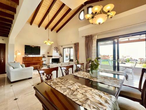 Beach Villa Heart House With Private Pool